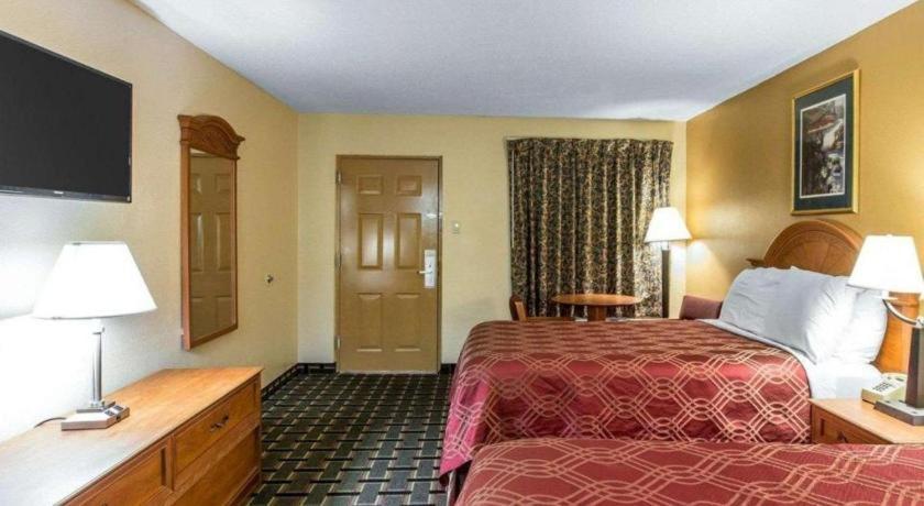 Econo Lodge Dalton Exteriör bild